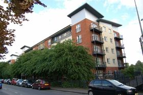2 bedroom Property t...